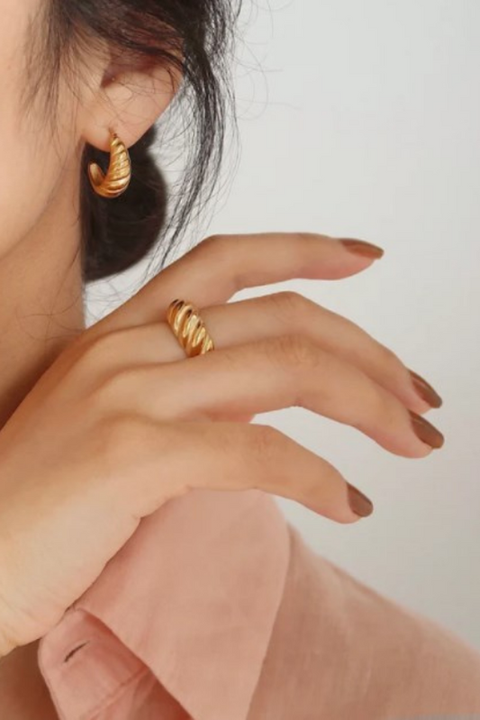 Hallie Croissant Hoops