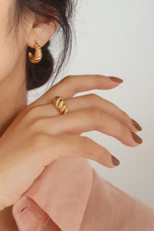 Hallie Croissant Hoops