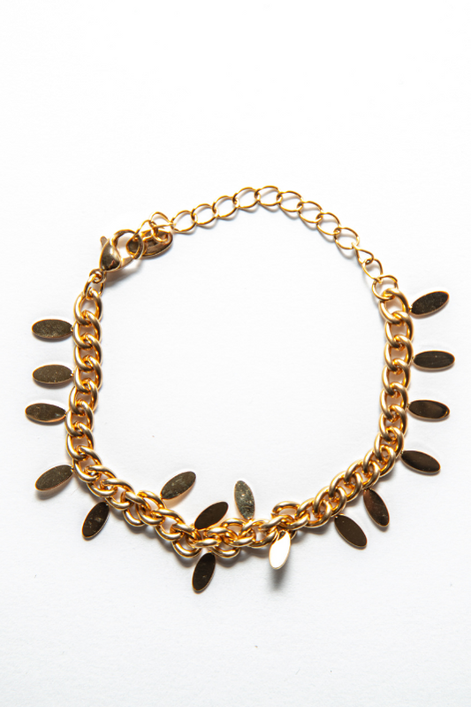 Plated with gold for a touch of luxury