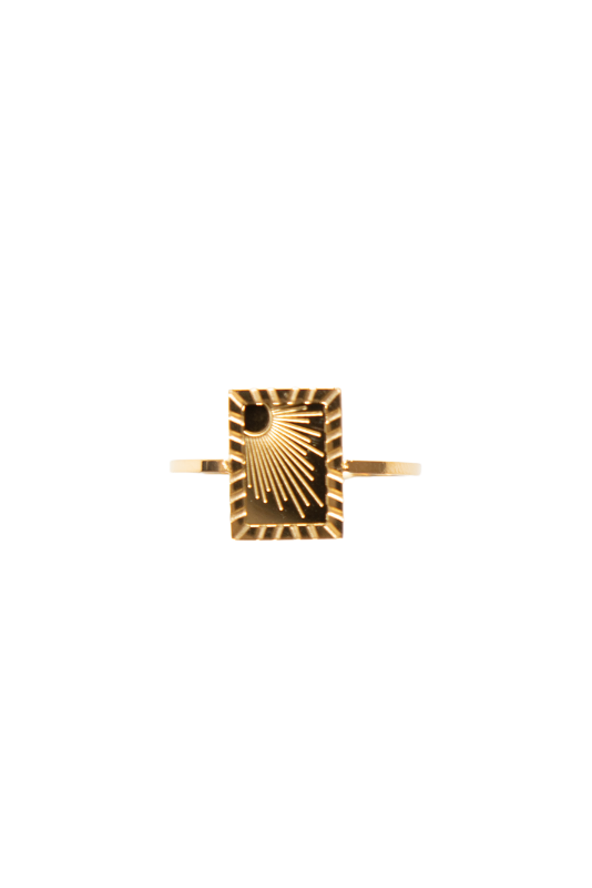 sunshine to your look with our stunning Etta gold-plated ring.