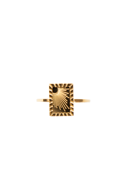 sunshine to your look with our stunning Etta gold-plated ring.