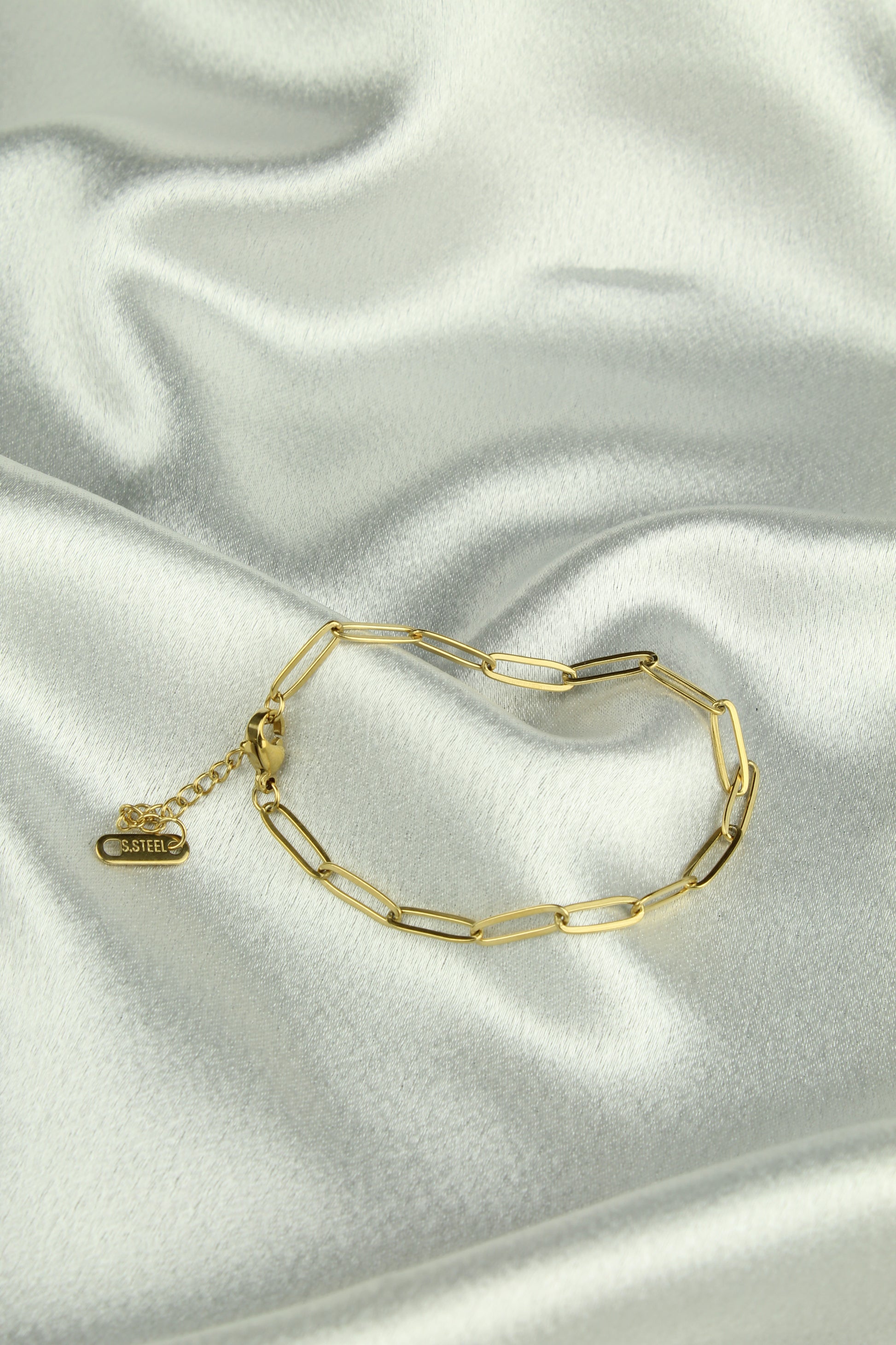 Paperclip design bracelet, jewelry