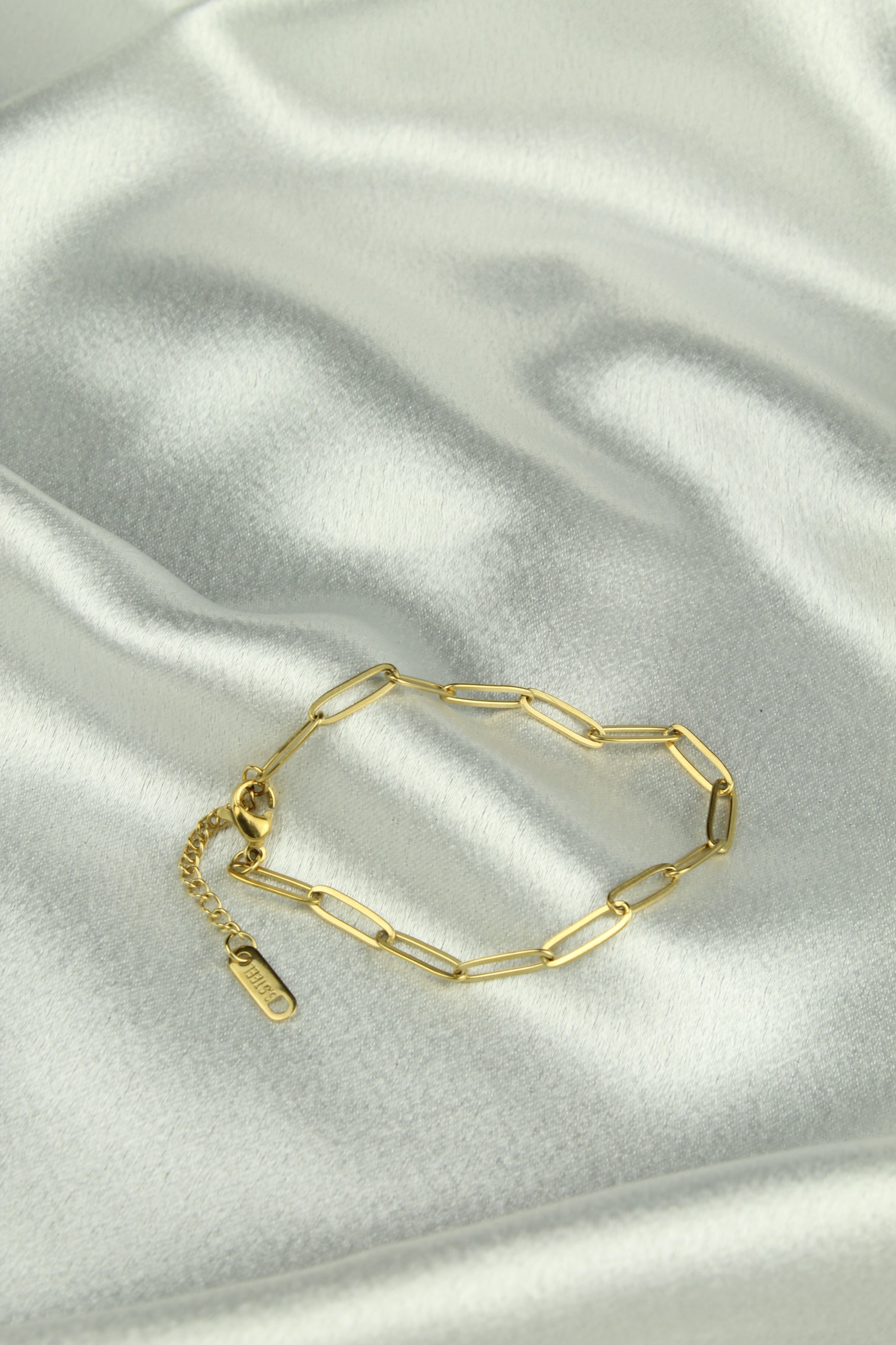 Paperclip design bracelet, jewelry