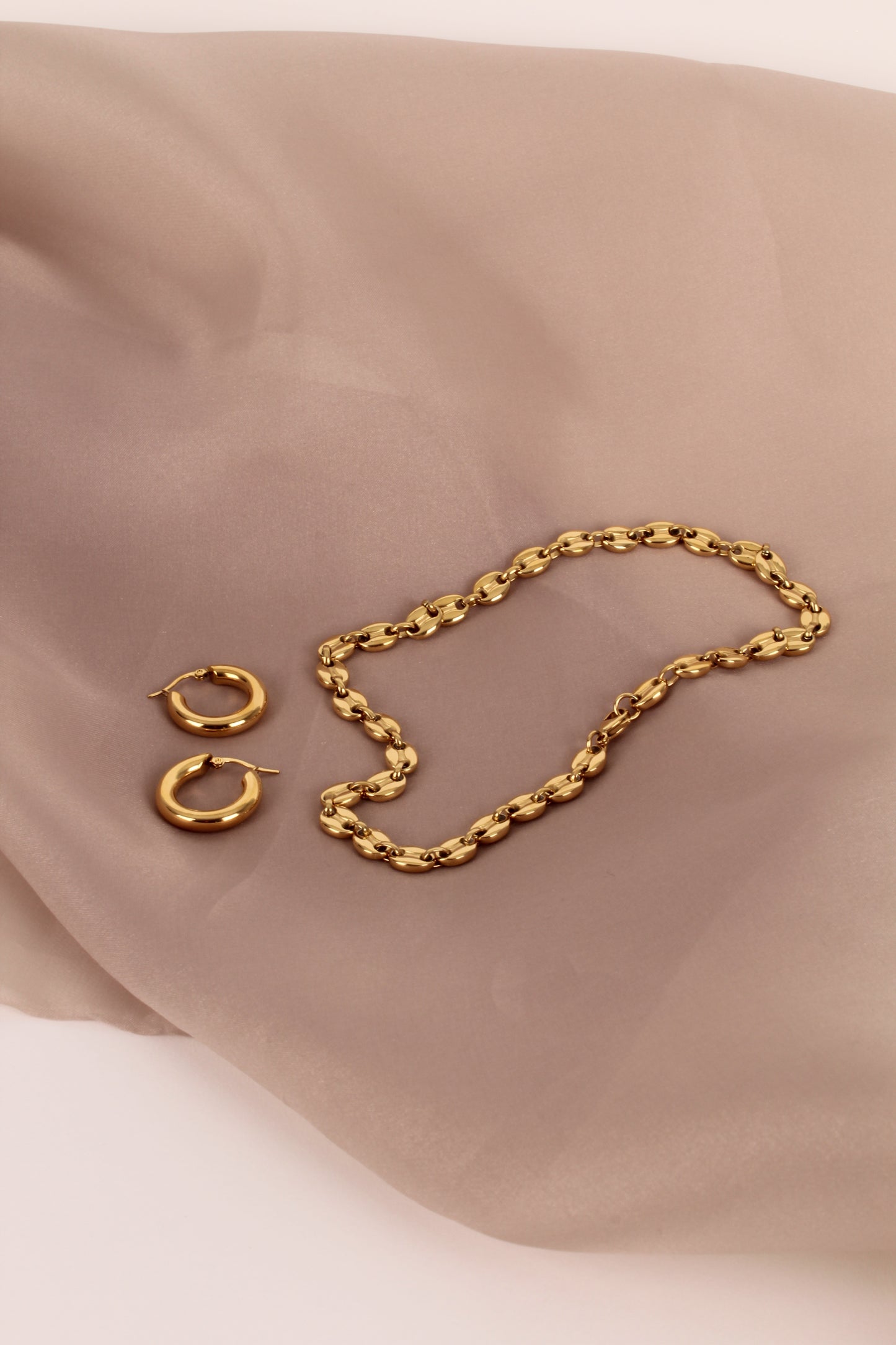 jewelry, ships in Canada and US