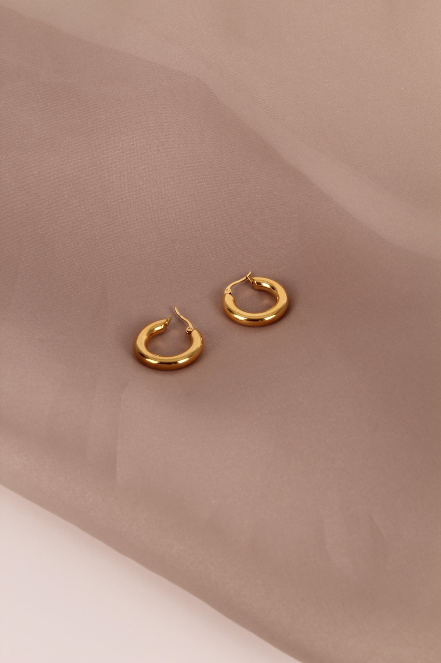 Beautiful earrings, Jewelry, Ships in Canada and US