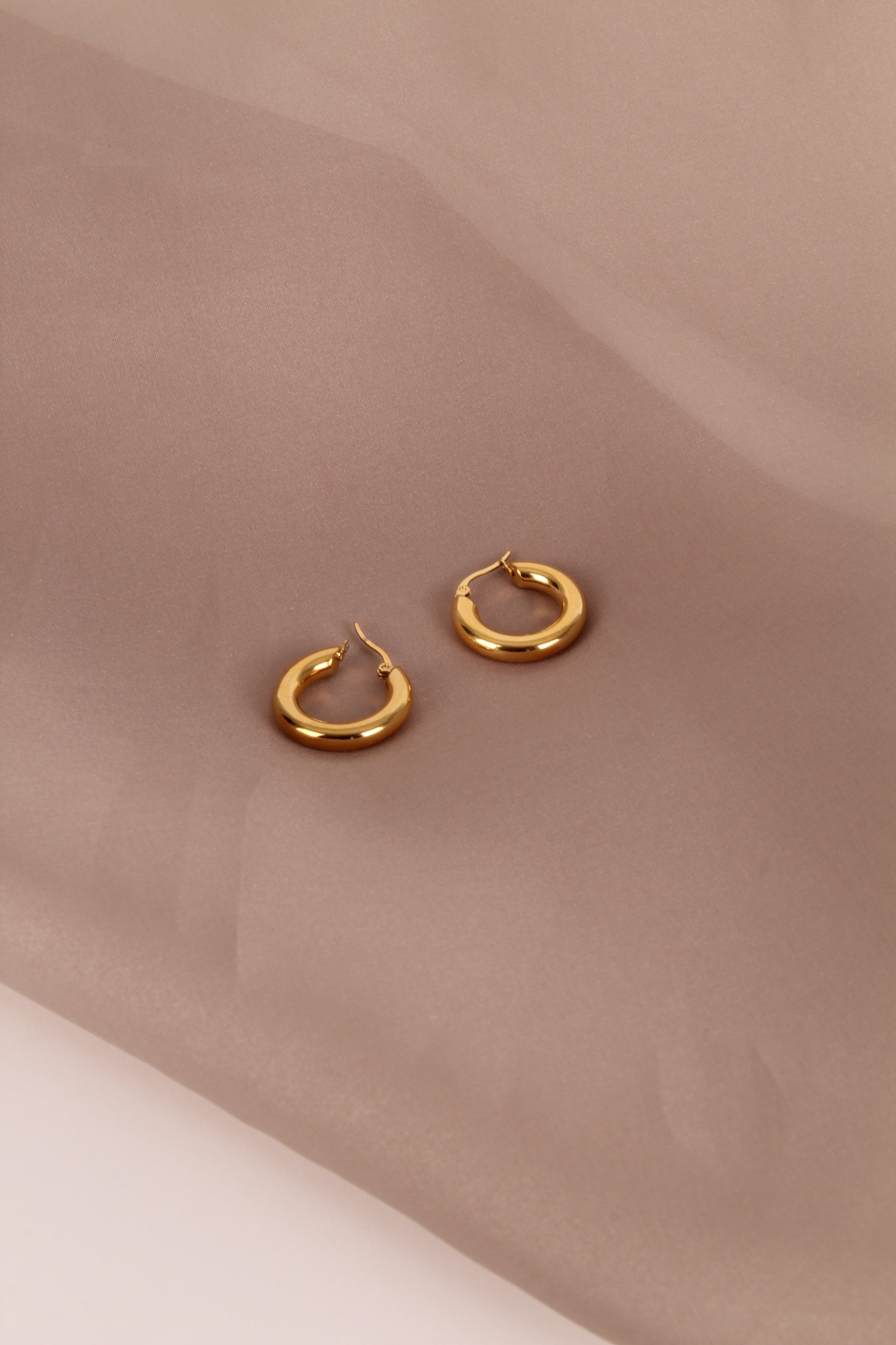 Beautiful earrings, Jewelry, Ships in Canada and US