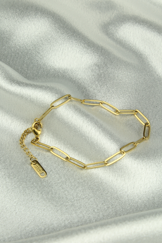Made to wear with your fave stack of bracelets for some arm candy.